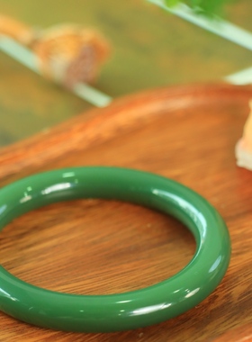 俄料七号矿碧玉手镯女款