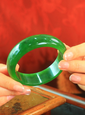 新疆和田玉菠菜绿碧玉手镯平安镯