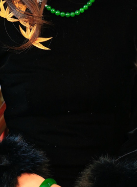 正宗和田玉手镯半山水阳绿玉石