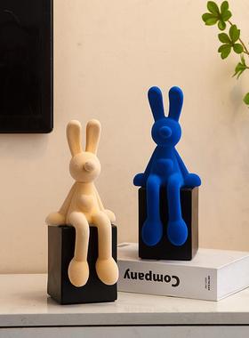 现代简约家居客厅桌面电视柜酒柜装饰陶瓷爱心吹泡泡兔子吊脚摆件
