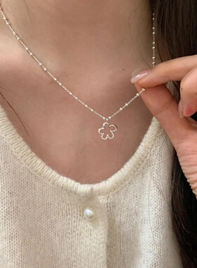 钛钢项链 甜美镂空花朵项链轻奢小众设计时尚百搭高级锁骨链简约