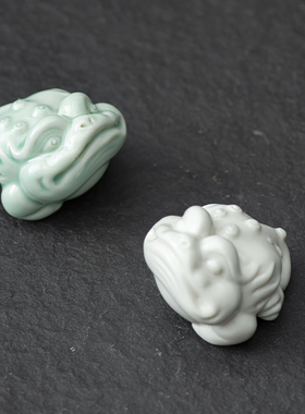 创意陶瓷小金蟾摆件 个性茶宠茶玩小萌宠茶几桌面装饰品茶具盖置