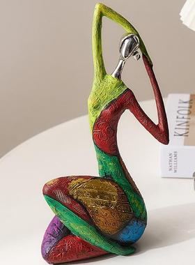 创意抽象人物摆件家居客厅电视柜装饰办公室艺术瑜伽摆设油画女人