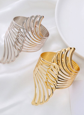 外贸热卖饰品跨境时尚翅膀弹簧开口手镯镂空金属创意手饰手环