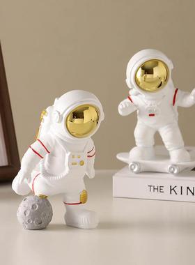 太空人宇航员客厅桌面小摆件创意家居酒柜玄关办公室样板间装饰品