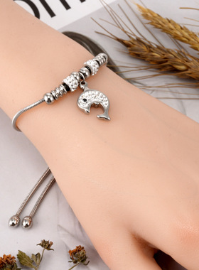 2025新款欧美风尚18K金镶钻女士钛钢手链跨境简约抽拉设计饰品