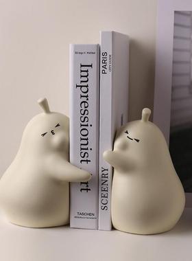 可爱抱抱梨陶瓷不梨不弃书挡居家装饰品书架永不分梨书立客厅摆件