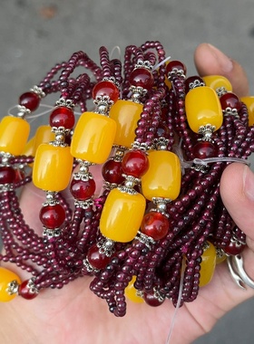 2025新款时尚酒红色蜜蜡手链女款多圈石榴石镶嵌水晶优雅饰品礼物