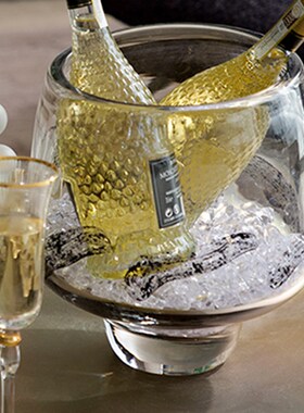 样板间厨房餐桌餐边柜q水吧台水晶玻璃冰桶红酒醒酒器高档轻奢摆