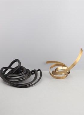 北欧简约长c脸人缠绕金属摆件玄关电视柜卧室客厅样板房家居装饰