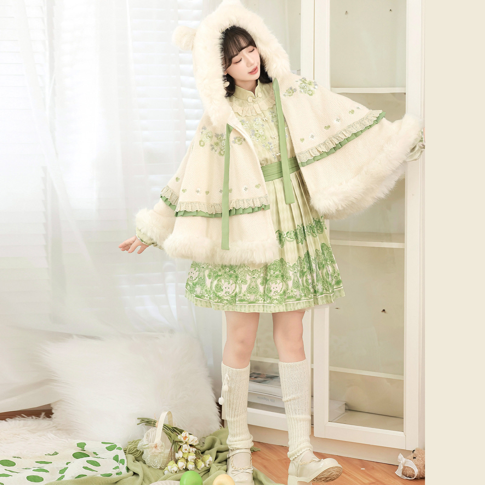 原创汉服女云茸初雪汉元素中国风连衣裙加绒斗篷秋冬款,淘宝优惠券,粉丝福利购,淘宝优惠卷