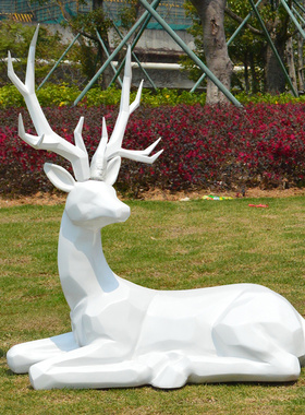 户外仿真玻璃钢几何鹿雕塑彩绘梅花鹿摆件庭院花园景观美陈装饰品