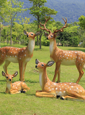 楼盘抽象仿铜几何鹿雕塑园林景观仿真梅花鹿长颈鹿玻璃钢卡通摆件