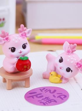 鹿呦呦桌面小摆件办公工位电脑屏幕装饰品一鹿平安汽车车载车内饰