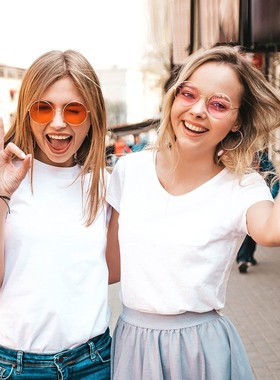 爆款亚克力方块26字母编织手链情侣款初始手工编织可拉伸手绳