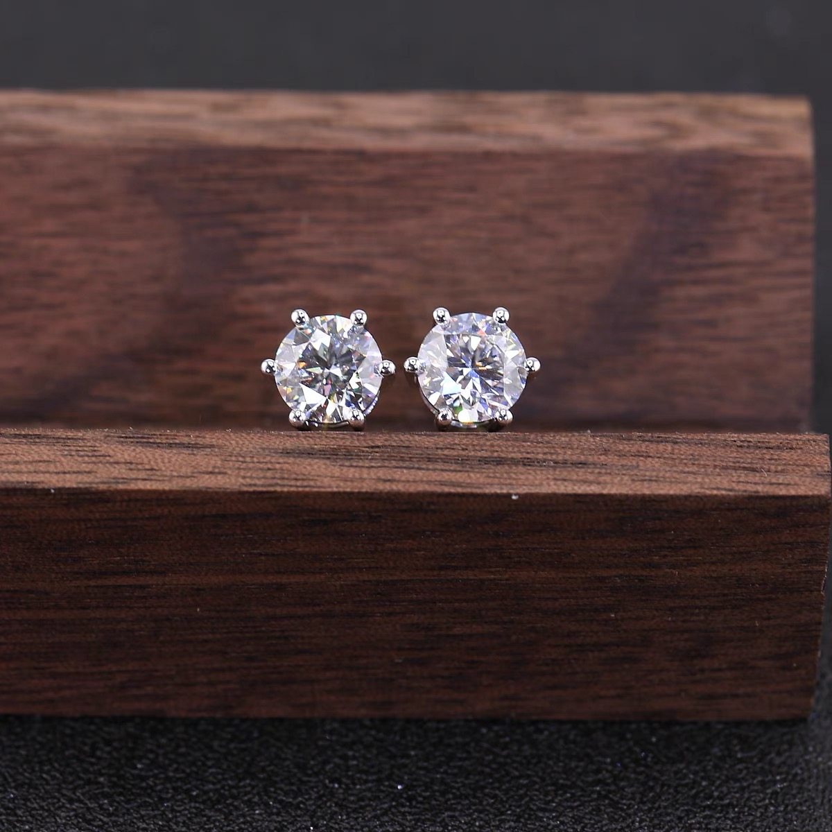 香港代购PT950铂金耳钉经典六爪天然真钻GIA钻石50分1克拉男女款,淘宝优惠券,粉丝福利购,淘宝优惠卷