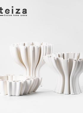 Oteiza现代简约样板间客厅茶几桌面摆件抽象扭曲陶瓷果盘白色花器
