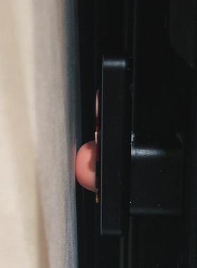 【新家的一百个快递】蜡笔小新屁屁硅胶防撞贴