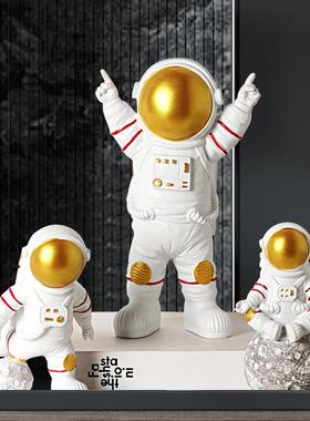 创意轻奢宇航员高档摆件家居饰品酒柜桌面登月宇航员太空人装饰