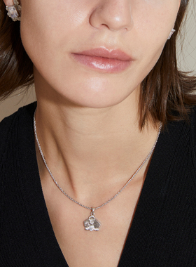 银标限定蝴蝶兰刺绣吊坠项链