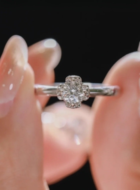 YUDANDUN莫桑戒指50分梅花设计钻戒侧镶红钻优雅秋冬时尚单品女款