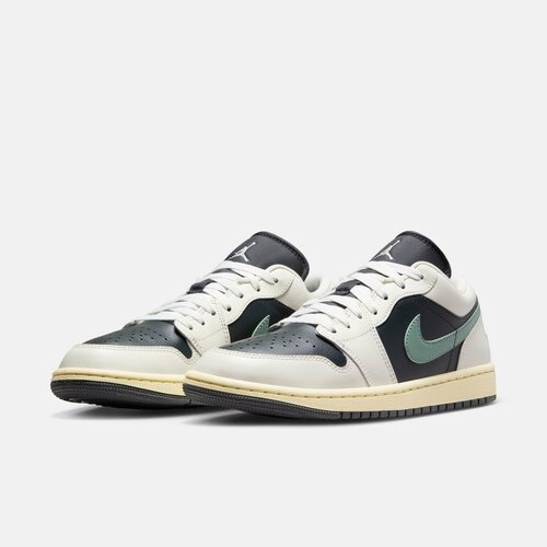 滔搏NIKE耐克女鞋AIR JORDAN 1时尚复古运动训练篮球鞋DC0774-001 - 图0