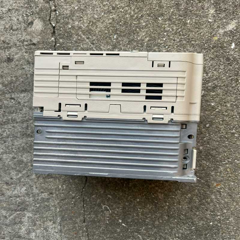 安川v1000系列变频器CIMR-VB2A000  1.1K【鑫鑫商铺】 - 图2