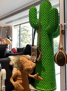 网红仙人掌衣架落地摆件衣帽架玻璃E钢雕塑服装店橱窗客厅美陈装