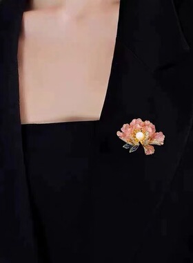 中国风珐琅牡丹花胸针防走光
