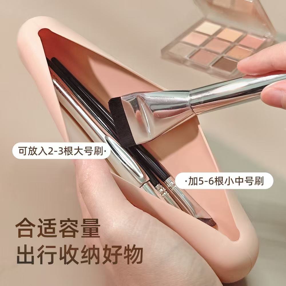 化妆刷硅胶收纳美妆包腮红眼影刷防尘化妆收纳旅行便携小包 - 图2