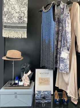 样板房软装衣柜饰品蓝色衣服手表收纳盒托盘套件衣帽间装饰品摆件