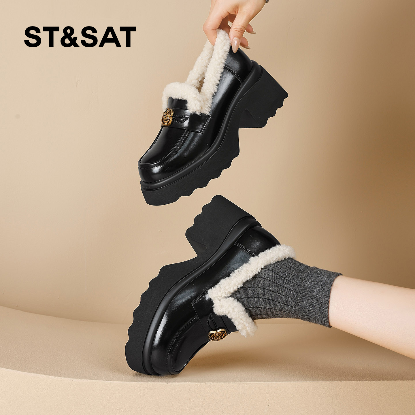 星期六乐福鞋女2025冬季新款女鞋女款厚底加绒加厚保暖小皮鞋棉鞋 - 图2