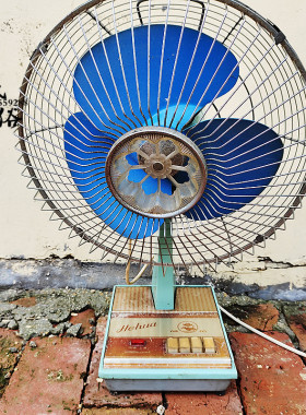 怀旧70-90老式风扇电视机电冰箱橱柜儿童车吉他办公桌椅子老物件