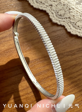 S925纯银罗缎手镯简约贵妃卡扣精工轻奢高级感中古风小众设计手环