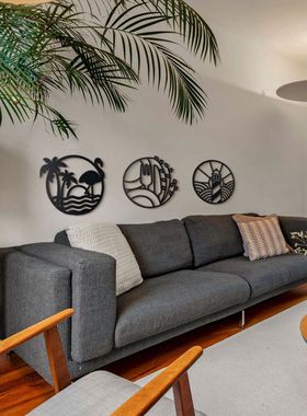 供应跨境独立站热销的摆件家居金属摆件灯塔壁饰金属挂件装饰品