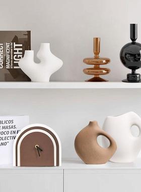 现代格调侘寂风抽象艺术高级感软装摆件轻奢高档客厅酒柜家居装饰