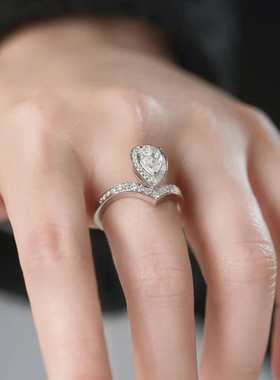 2025新款925纯银V型水滴钻异形戒指女莫桑钻不掉色时尚闭口奢华