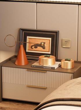 意式高级感卧室床头柜摆件现代轻奢客厅玄关柜样板房小众软装饰品