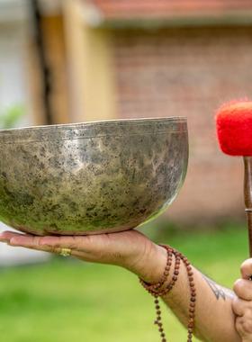 紫火音疗老颂钵尼泊尔手工钵瑜伽冥想钵藏巴蒂音疗古董孤品摆件