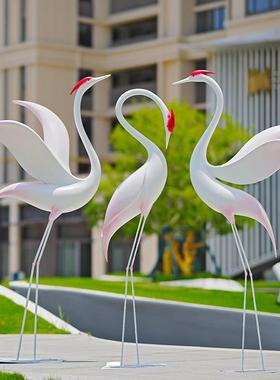 新中式仙鹤雕塑丹顶鹤落地户外水池水景园林装饰样品屋展示中心处