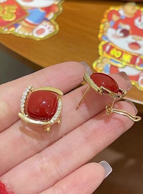 新款喜庆红色方形微镶钻耳钉女小众设计精致秋冬款百搭气质耳环女