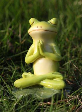 创意田园小青蛙摆件微景观盆景鱼缸造景桌面装饰可爱动物汽车摆件