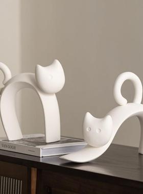 北欧风格陶瓷猫摆件 巢派创意客厅电视柜装饰品