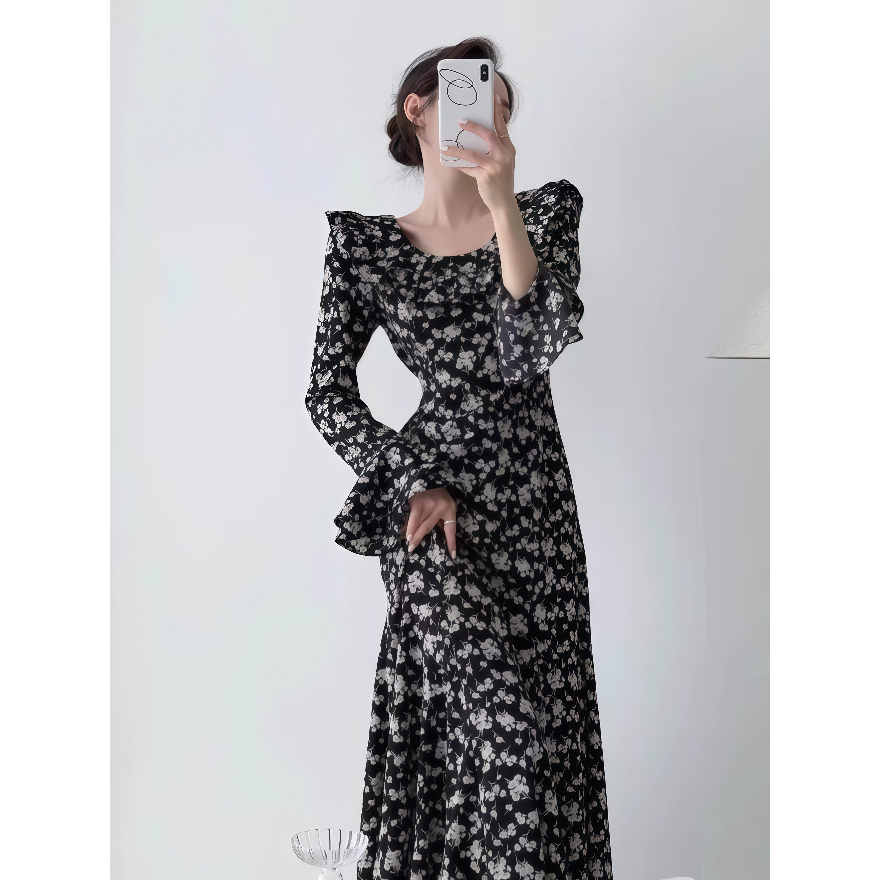 AK 2026新款赫本风法式白裙长袖连衣裙女收腰气质显瘦中长裙