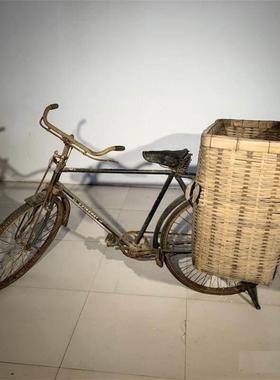 民俗老物件二八自行车老式带筐车休闲农场民宿怀旧收藏装饰道具摆