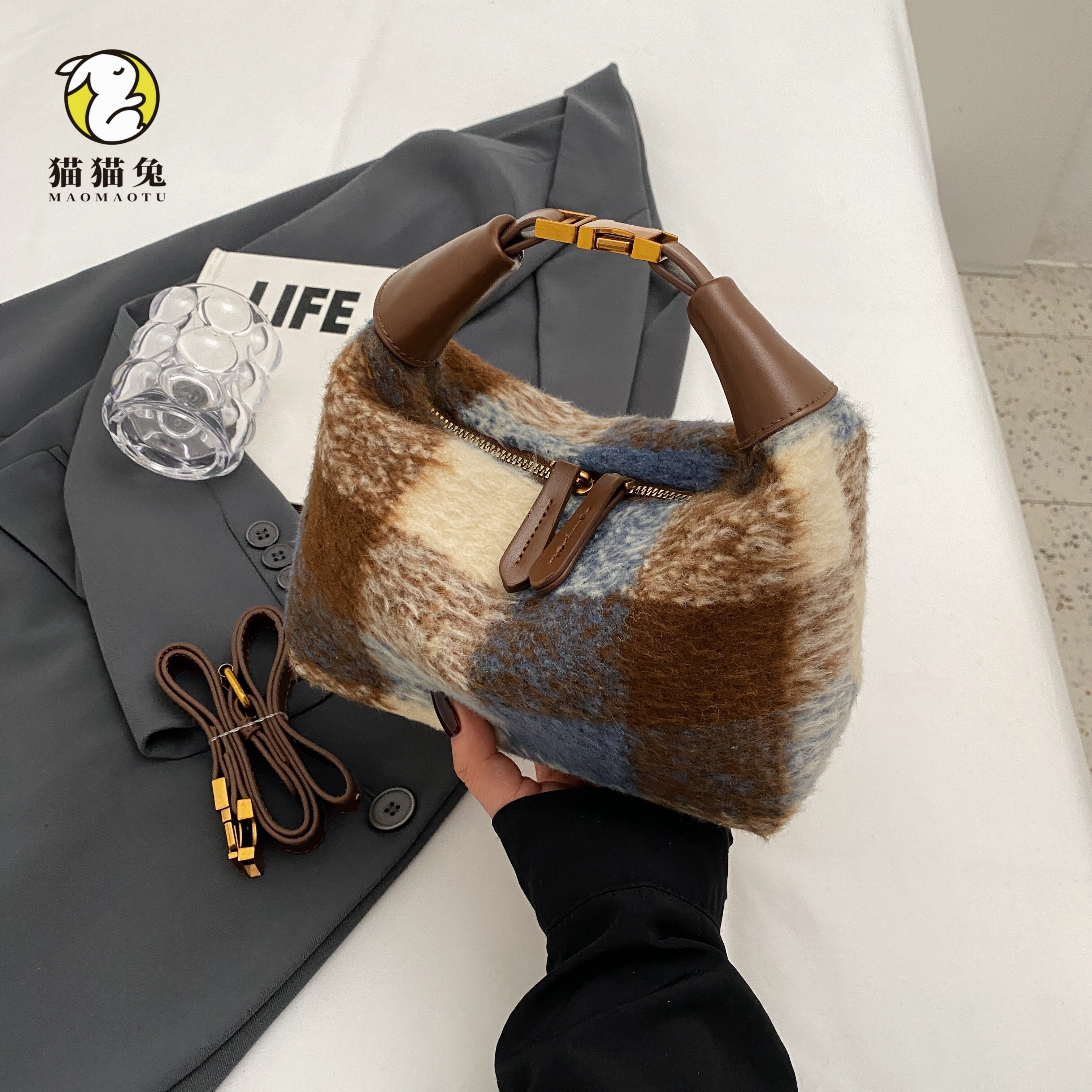 毛呢包包高级感毛毛格子新款冬季毛绒斜挎包女冬天毛茸茸的小挎包,淘宝优惠券,粉丝福利购,淘宝优惠卷