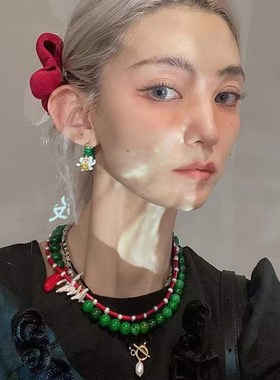 小众设计国潮新年新品搭配配饰女国潮复古新中P式祖母绿色珊瑚项
