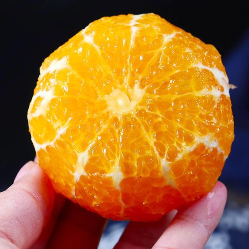 Wogan is produced in Guangxi, fresh and very sweet. Fresh 10 pounds of Wogan seasonal fruit. Full box of oranges. Wogan.