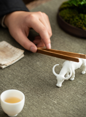 创意迷你手工白瓷动物牛摆件招财生肖牛客厅办公桌面装饰品小摆设