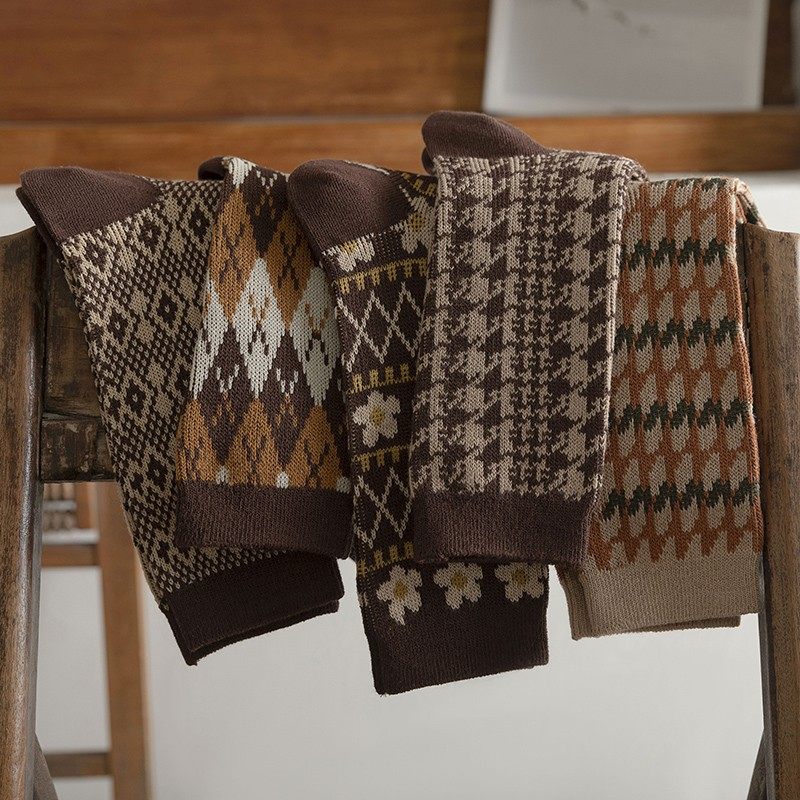 美拉德搭配毛衣大衣长袜子女秋季复古民族风中筒袜ins双针双路,淘宝优惠券,粉丝福利购,淘宝优惠卷